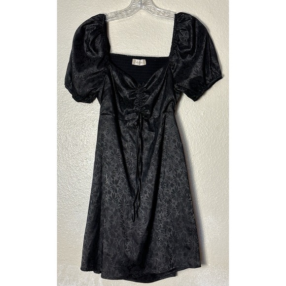 Altar'd State Dresses & Skirts - Altar'd State Jocelyn Floral Daisy Puff Sleeve Satin Mini Dress Black Sz M